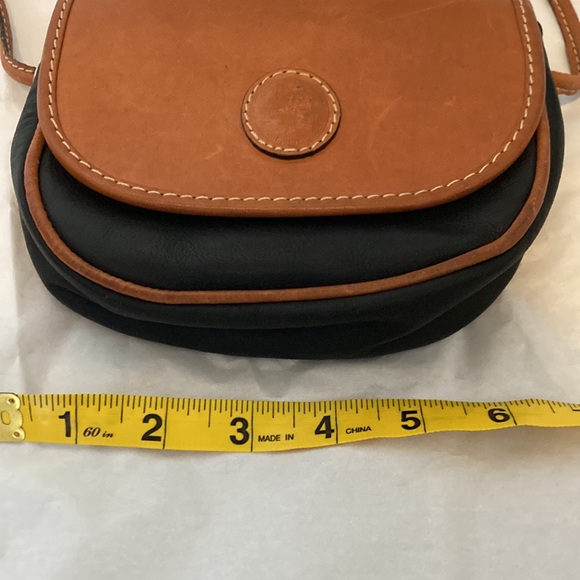 Vintage 80’s Crossbody - Picture 4 of 11